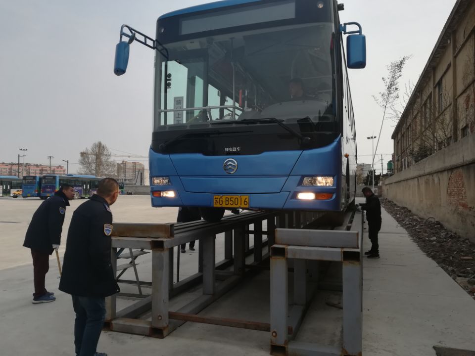 公交集團公交事業(yè)一部開展車輛專項安全檢查